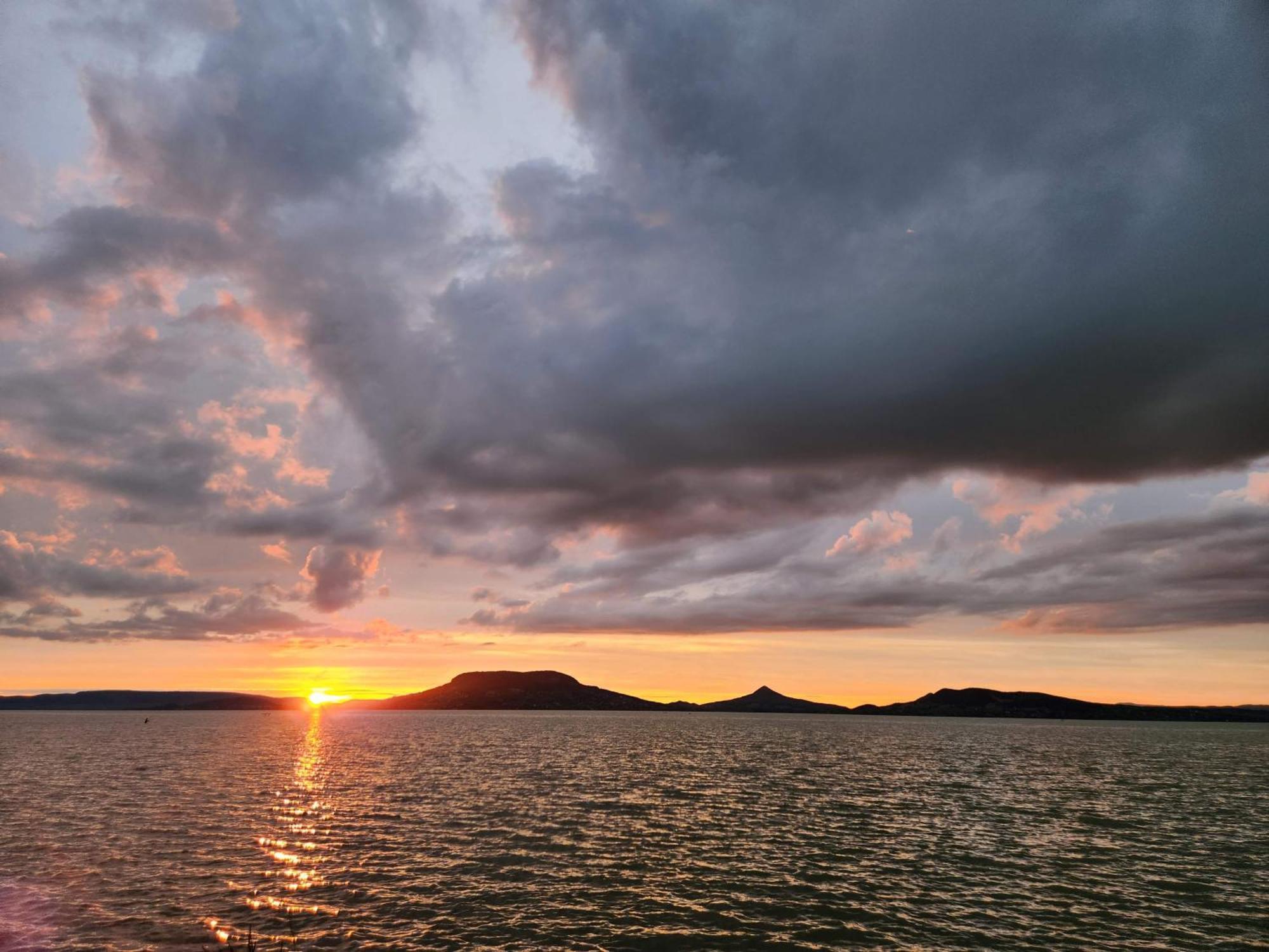 Sunset Resort - Lakeside Apartment Fonyód Εξωτερικό φωτογραφία